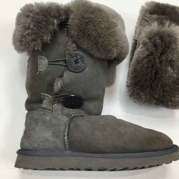 Uggs Bailey Button Triplet Boots in Grey Size 5 - Picture 6 of 15